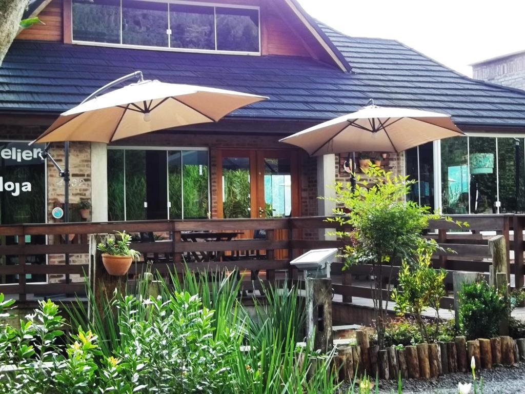 Bina'S Haus Pousada, Cafeteria E Atelier Нова Петрополис Екстериор снимка